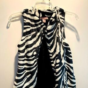 Beautees Black and White Plush Vest
